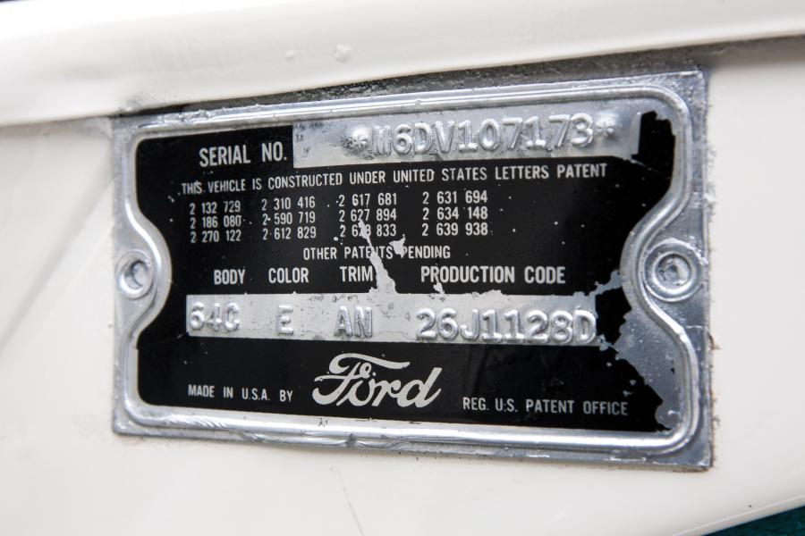  Ford Fairlane Victoria Hardtop Coupe 1956 года  (фото 18 из 49)